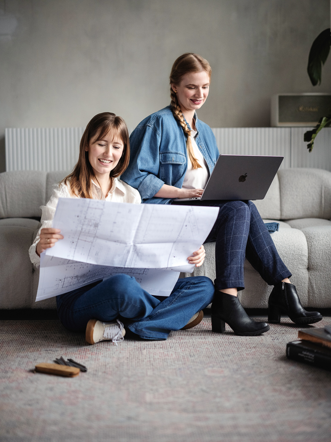 od lewej: architekt Monika Kruszewska, pochodząca z miasta Kolno, od prawej: architekt Małgorzata Kania, zespół, pracownia, biuro architektoniczne MK Archistudio, Architekt Białystok